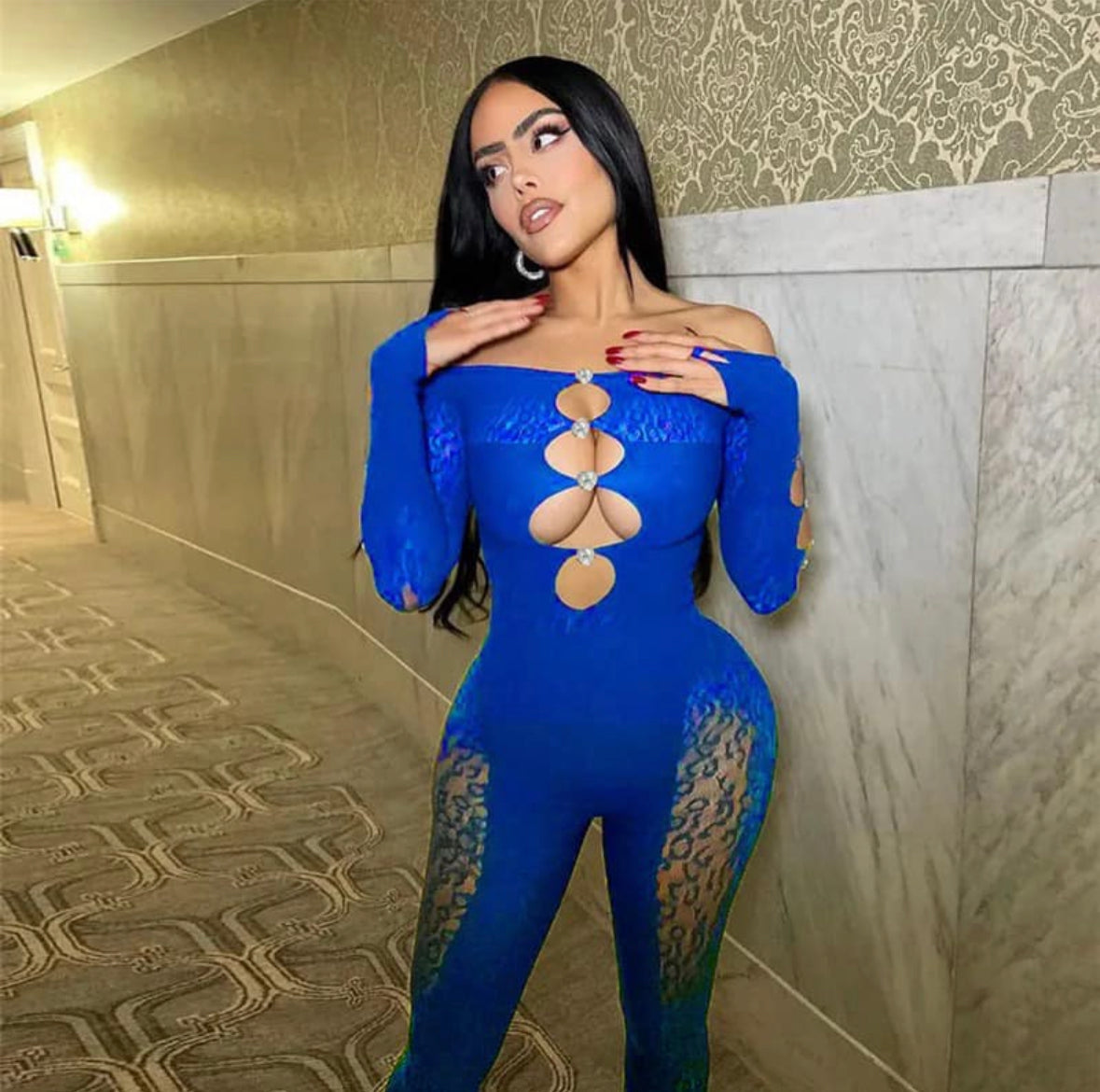 Lace Me Up Body Sleeve